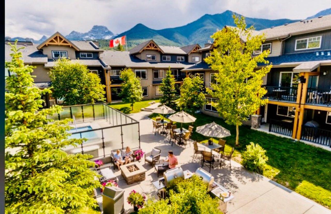 Copperstone Resort - Mountain View 2 Bedroom Condo Канмор Экстерьер фото