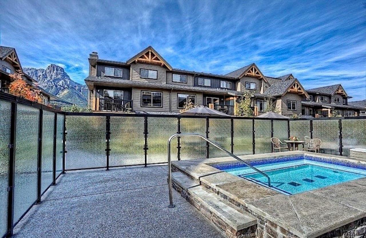 Copperstone Resort - Mountain View 2 Bedroom Condo Канмор Экстерьер фото